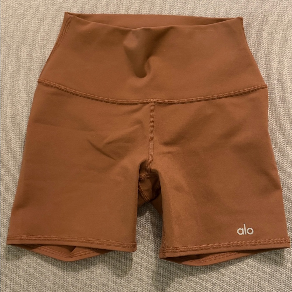 ALO Yoga Women's 5” Airbrush High-Waist Biker Short - Chestnut - XS